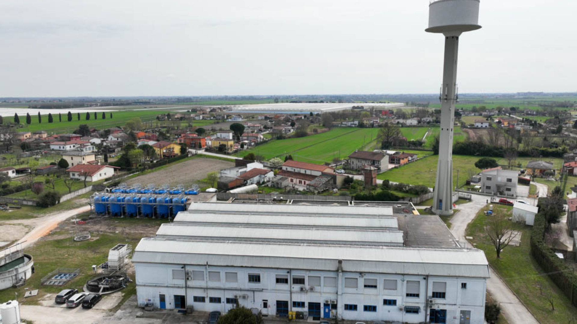 Fulmine sulla centrale di Boara Polesine, servizio idrico interrotto in nove Comuni